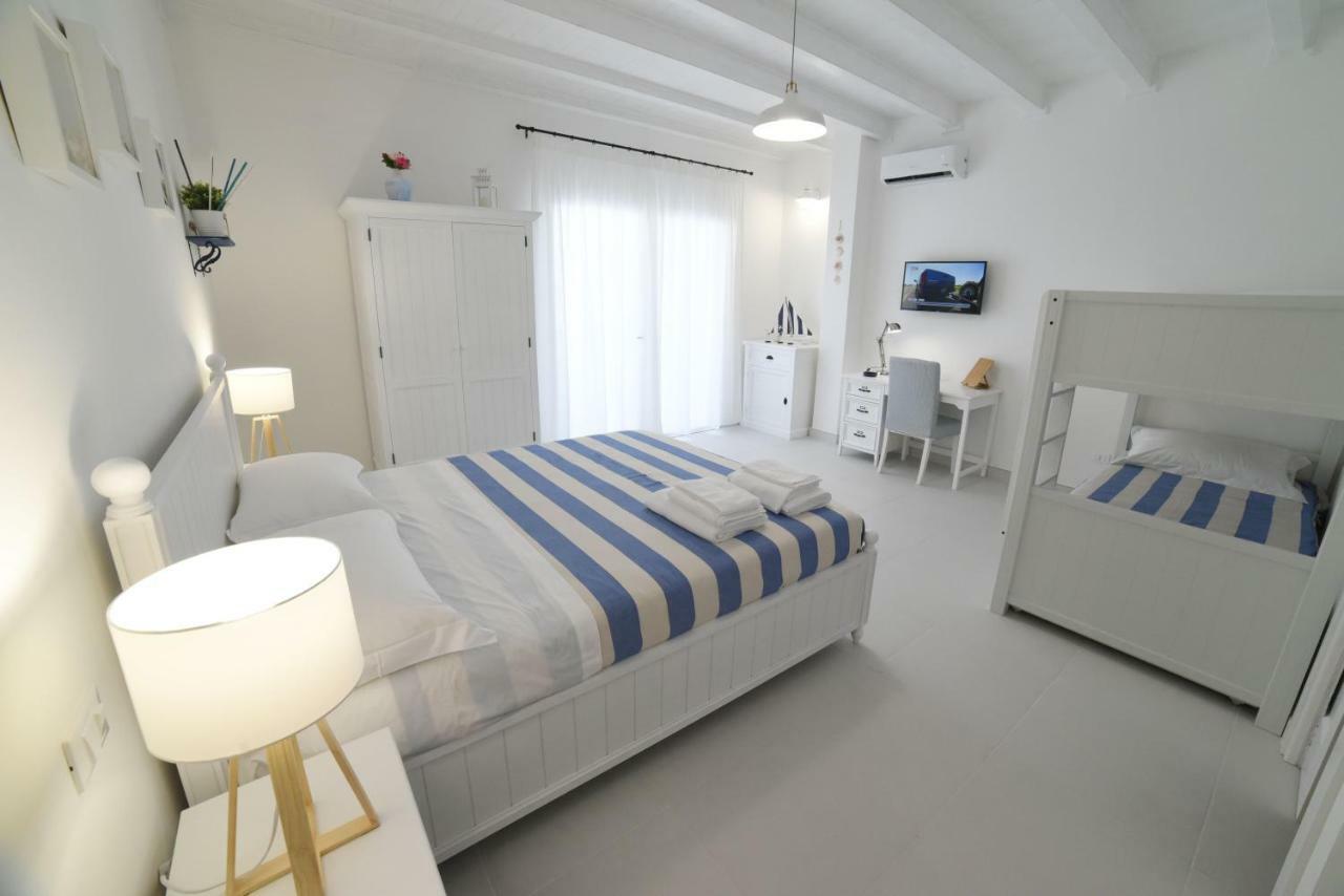 Latino Rent Room B&B Vista Mare Порто-Чезарео Экстерьер фото