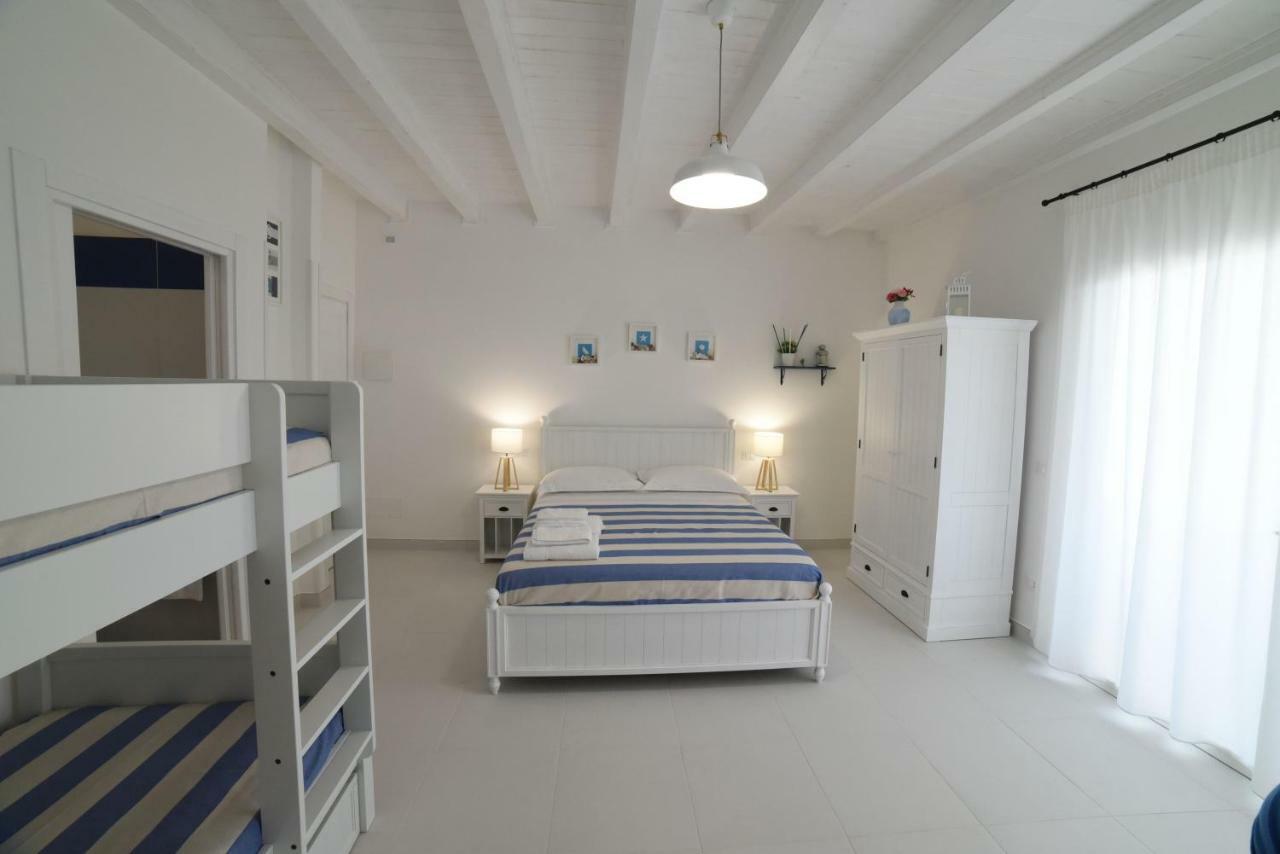 Latino Rent Room B&B Vista Mare Порто-Чезарео Экстерьер фото