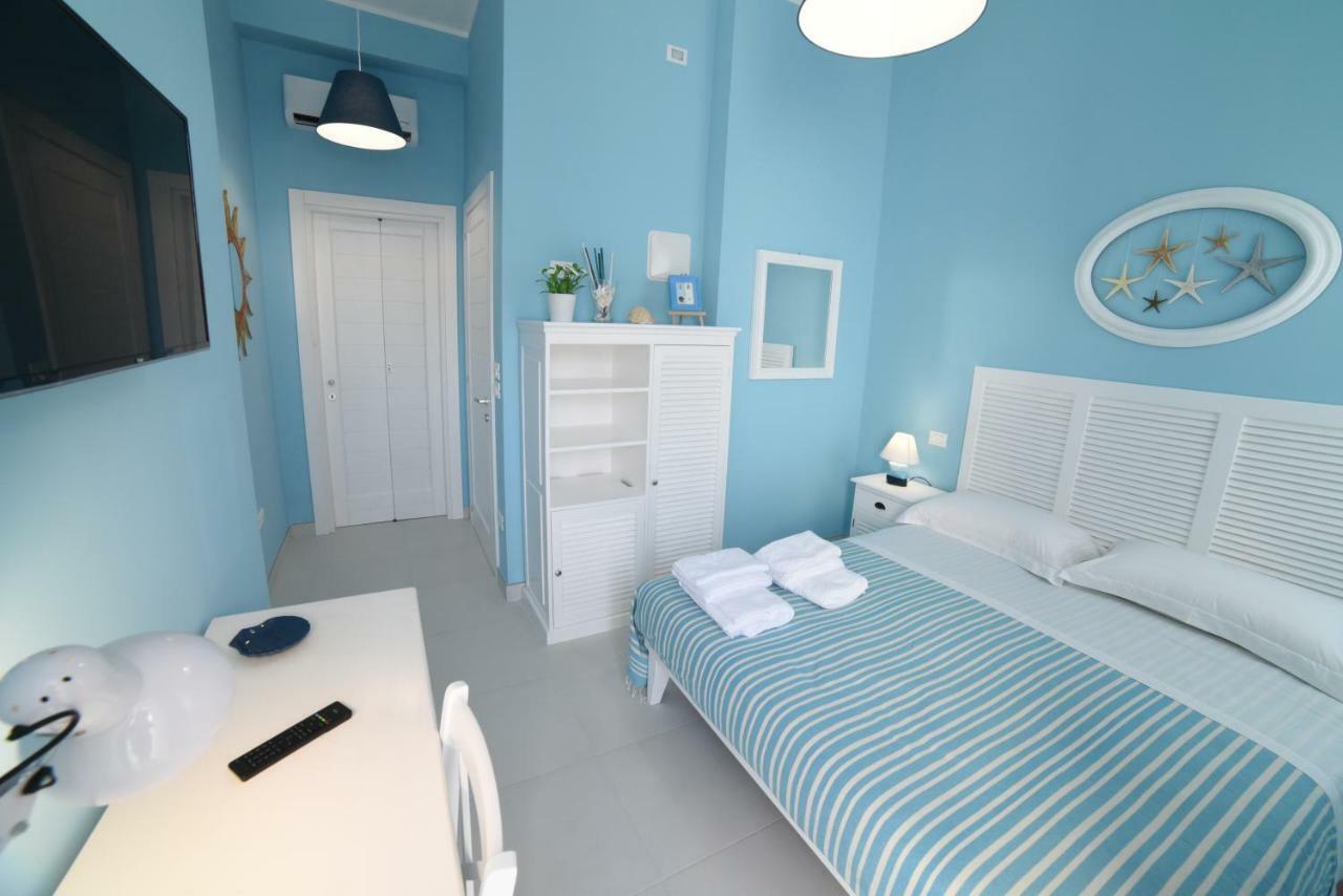 Latino Rent Room B&B Vista Mare Порто-Чезарео Экстерьер фото
