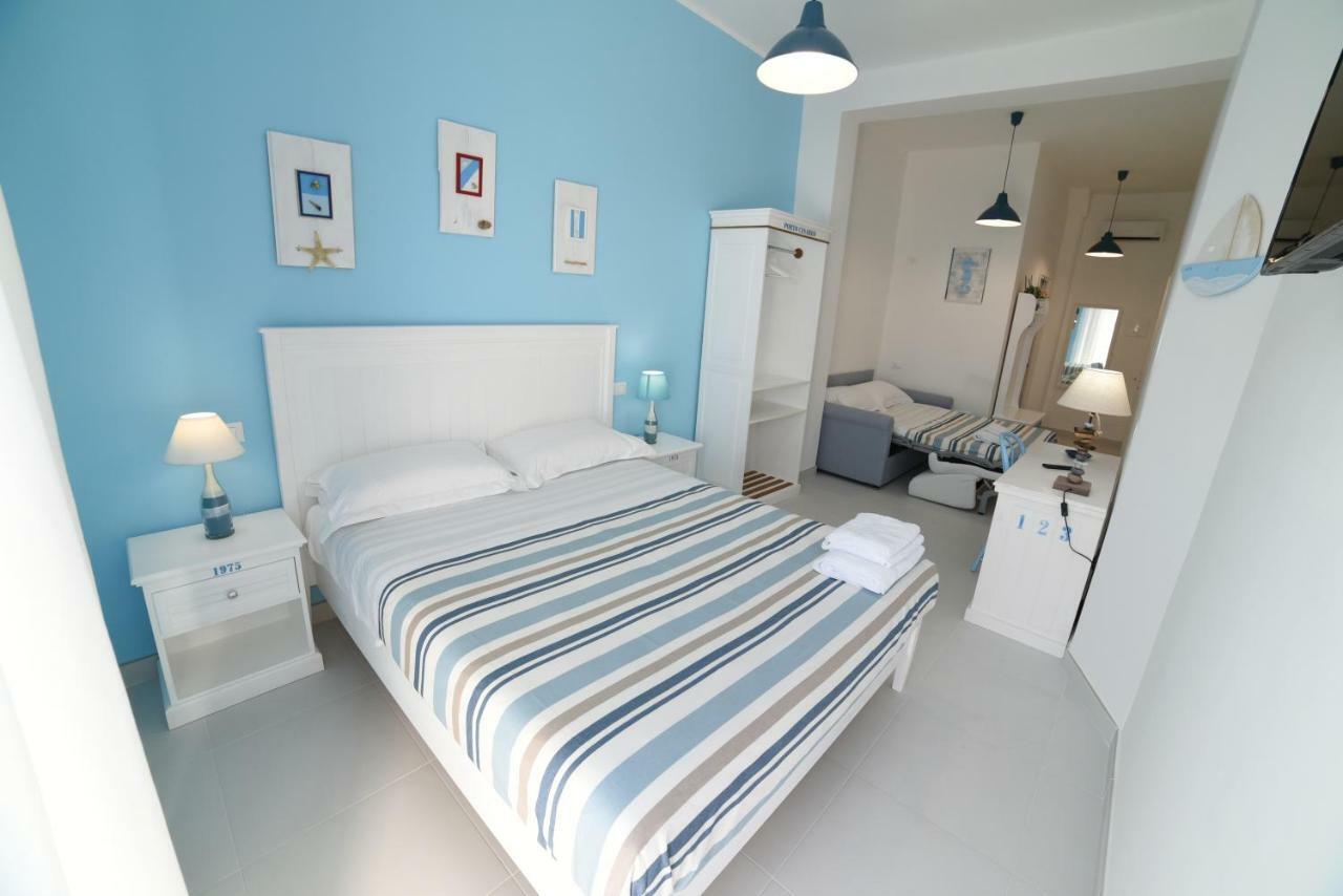 Latino Rent Room B&B Vista Mare Порто-Чезарео Экстерьер фото