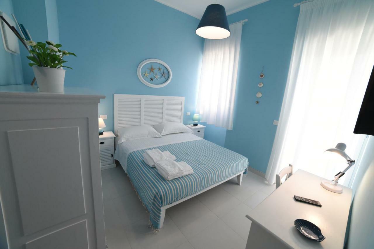Latino Rent Room B&B Vista Mare Порто-Чезарео Экстерьер фото