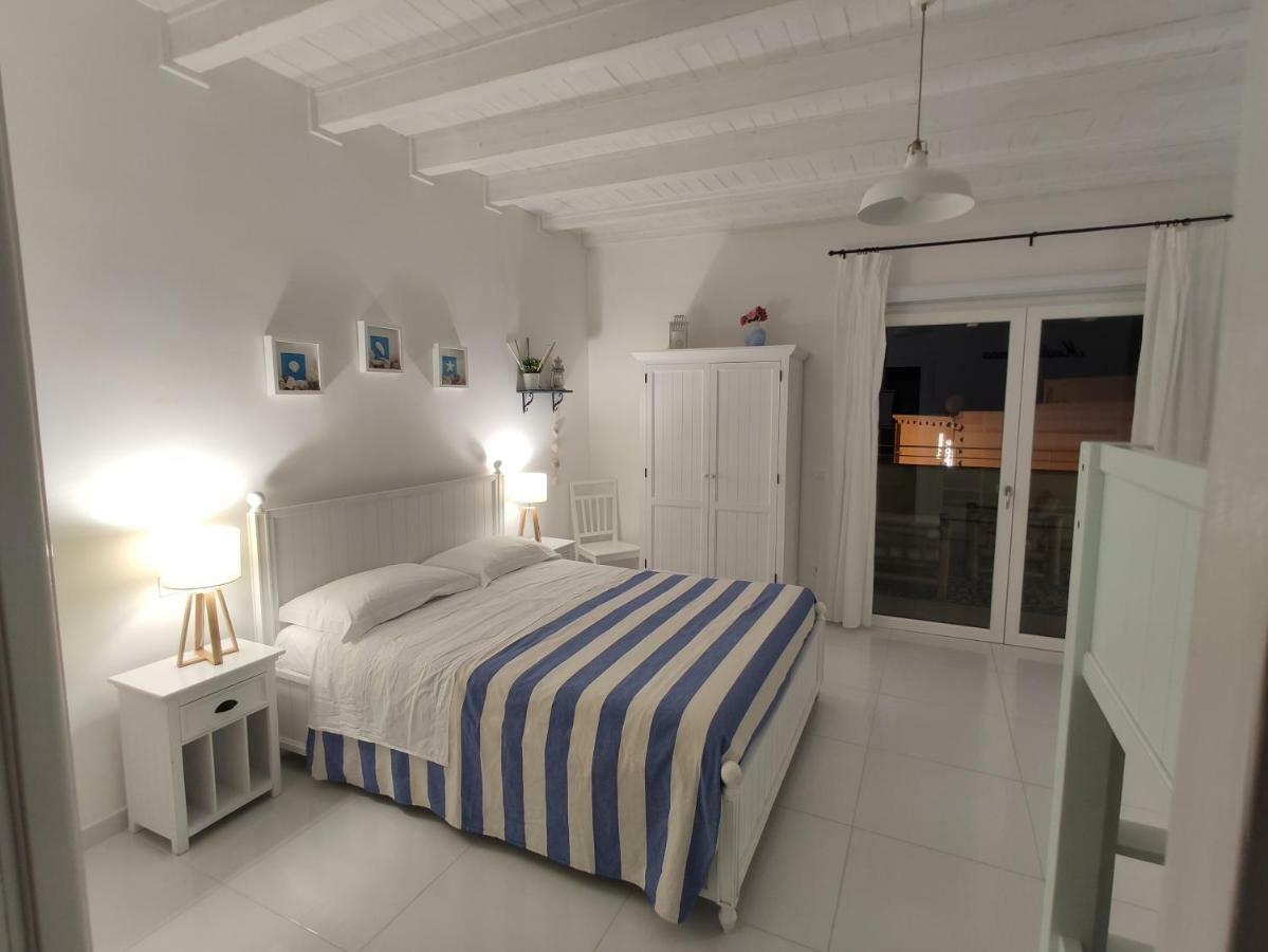 Latino Rent Room B&B Vista Mare Порто-Чезарео Экстерьер фото